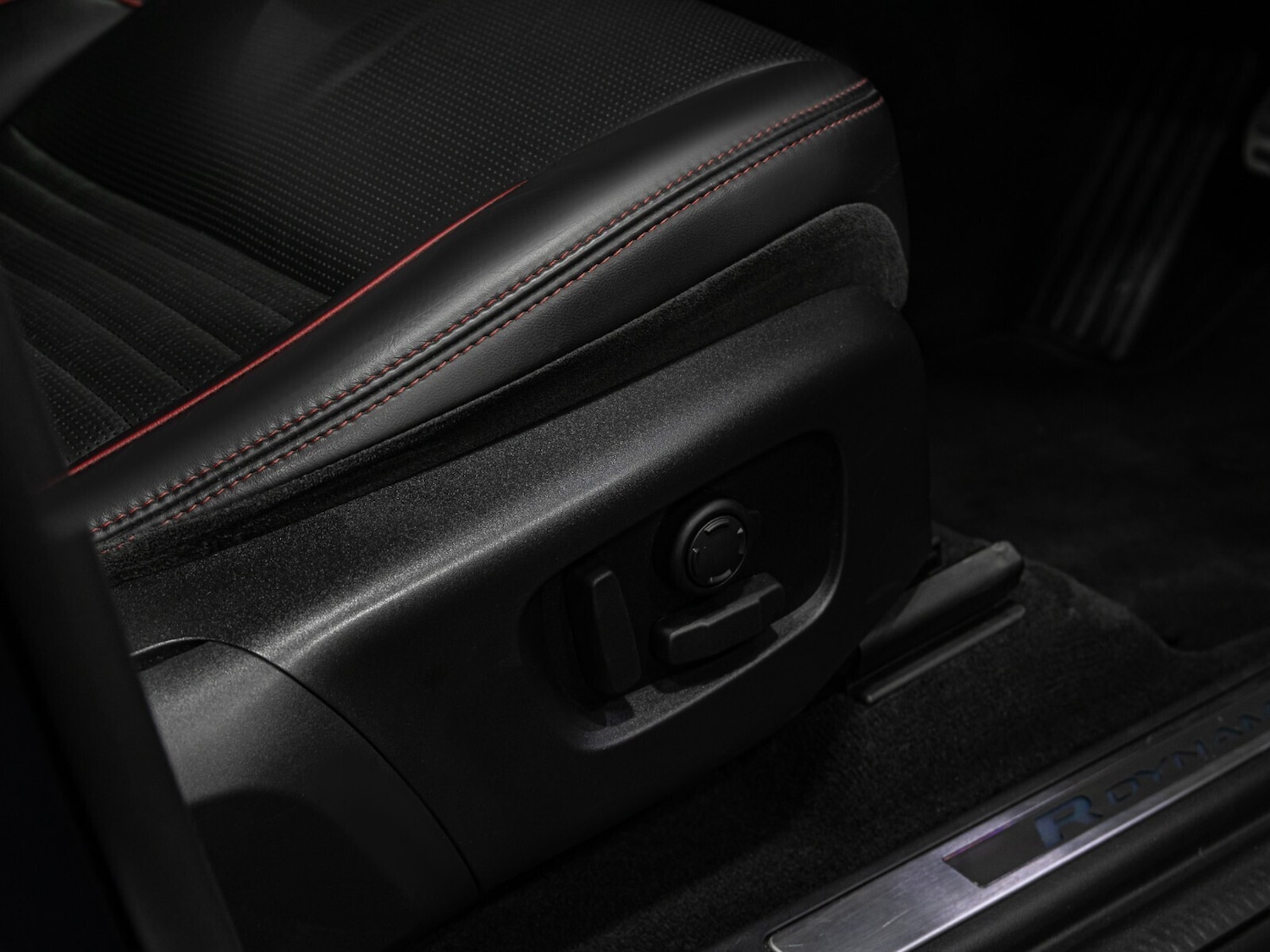 Used Land Rover Discovery Sport 2022 for sale - 76872356: Photo 24