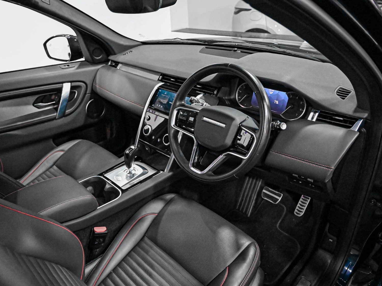 Used Land Rover Discovery Sport 2022 for sale - 76872356: Photo 3