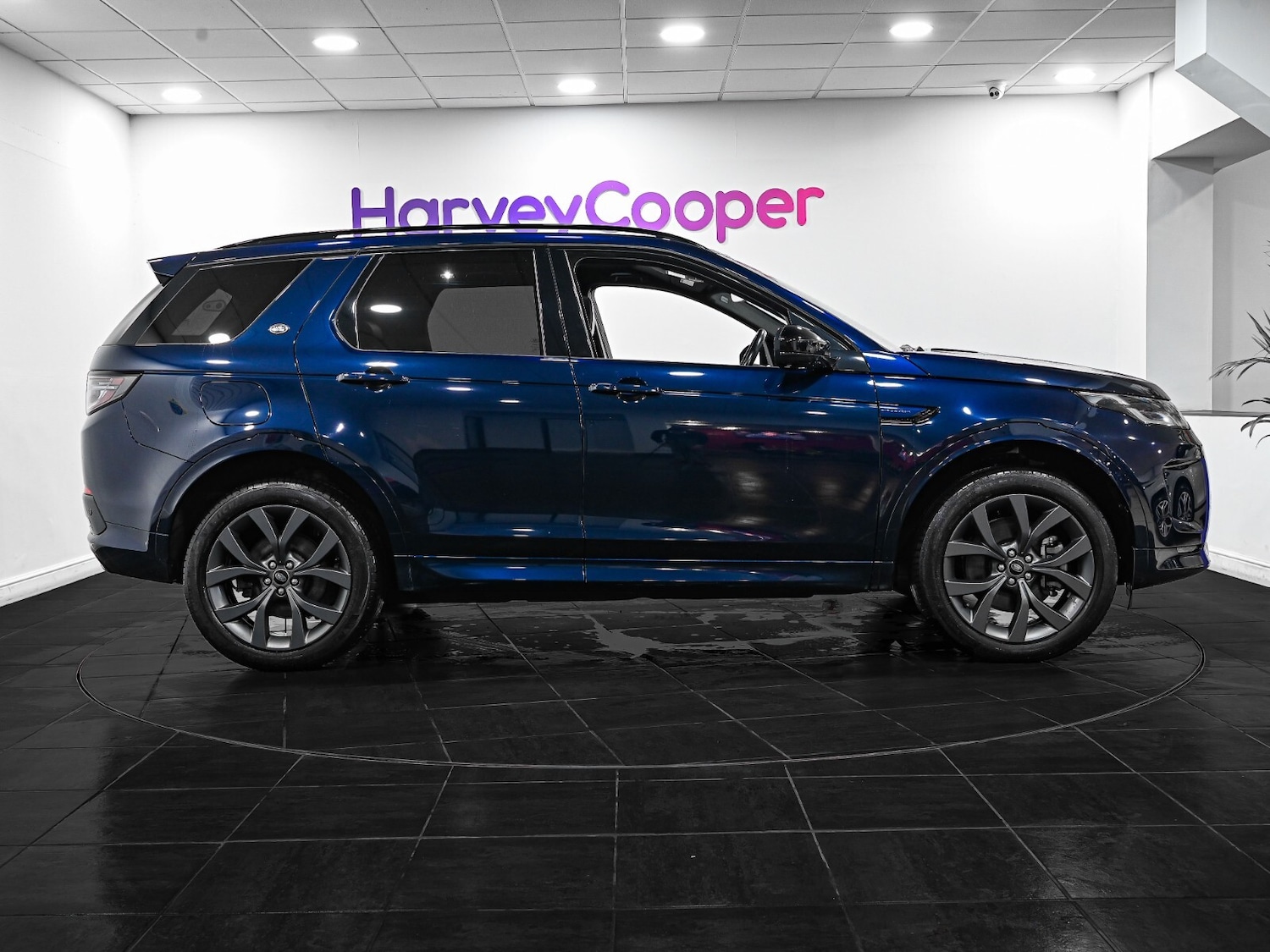 Used Land Rover Discovery Sport 2022 for sale - 76872356: Photo 5