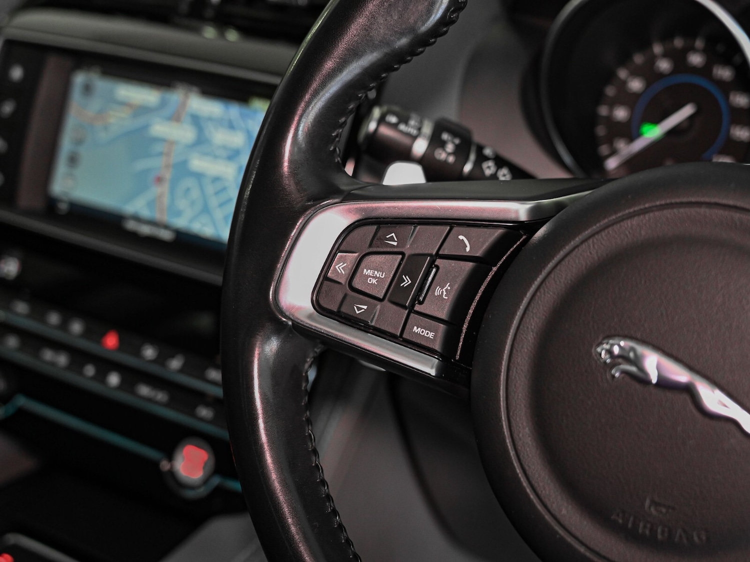 Used Jaguar F-Pace 2017 for sale - 77927390: Photo 10