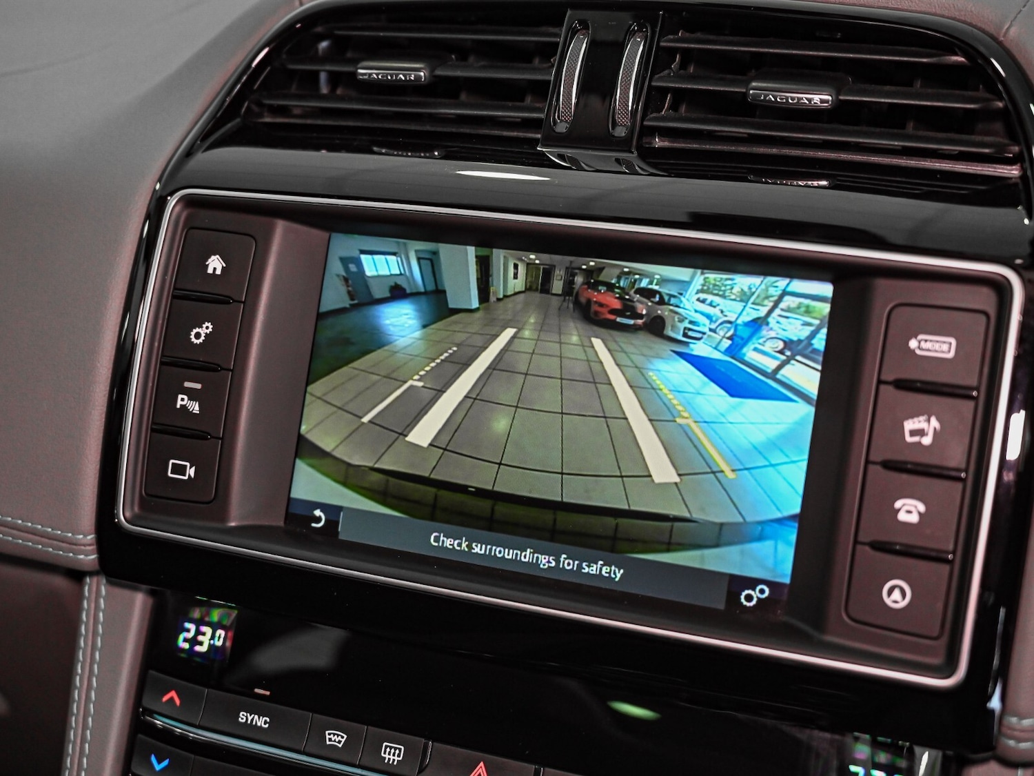 Used Jaguar F-Pace 2017 for sale - 77927390: Photo 15