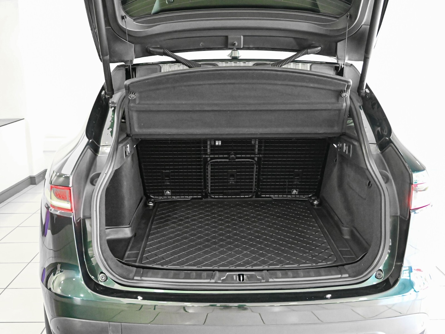 Used Jaguar F-Pace 2017 for sale - 77927390: Photo 31