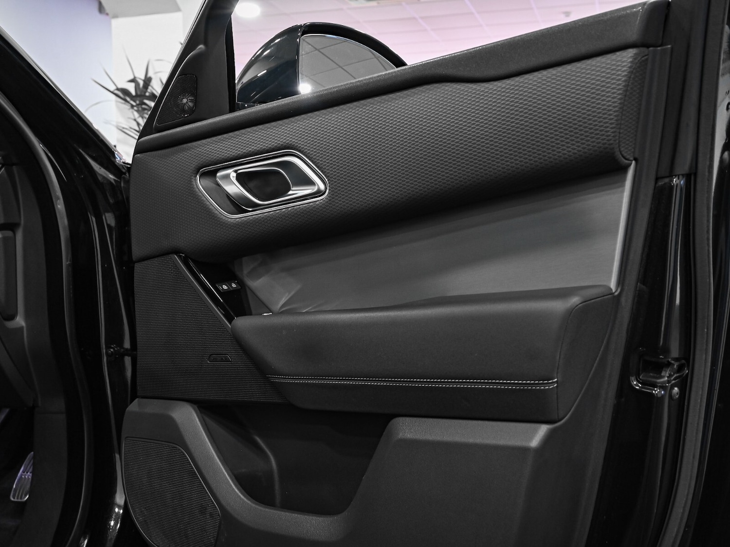 Used Land Rover Range Rover Velar 2022 for sale - 76872775: Photo 16