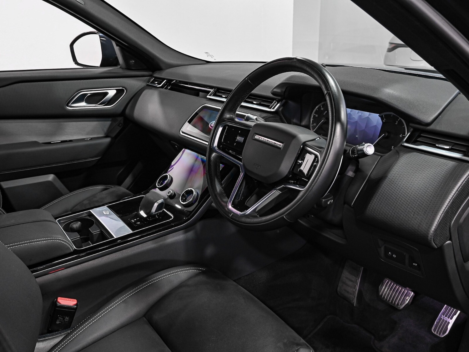 Used Land Rover Range Rover Velar 2022 for sale - 76872775: Photo 2