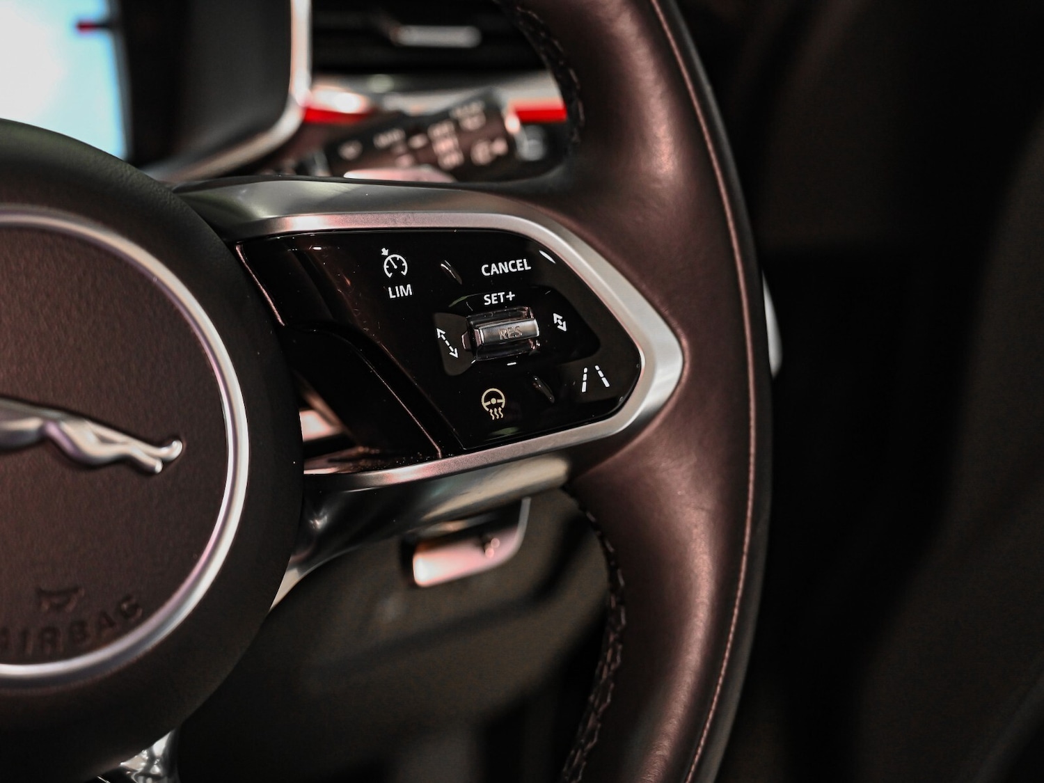 Used Jaguar F-Pace 2023 for sale - 77552386: Photo 11