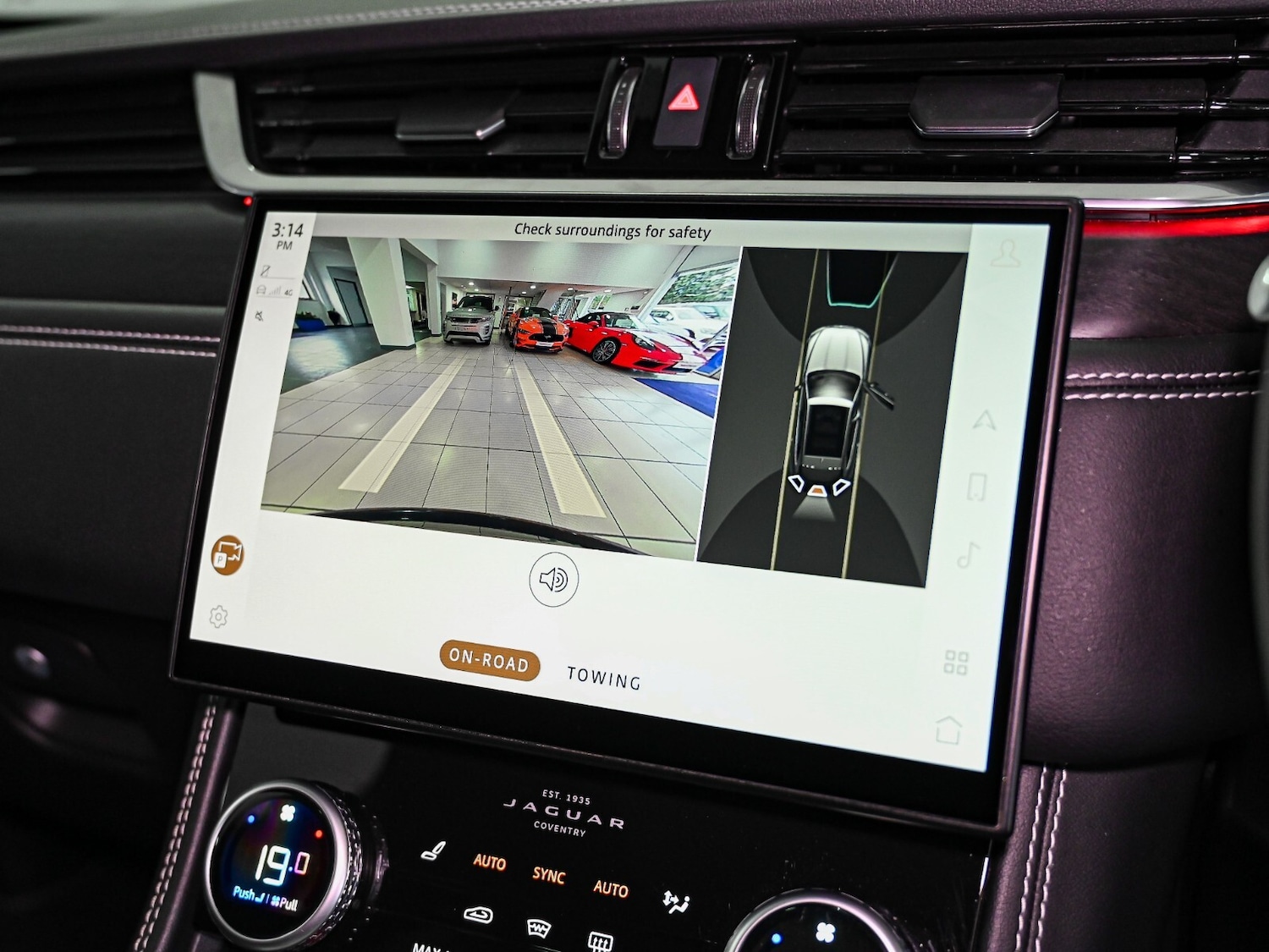 Used Jaguar F-Pace 2023 for sale - 77552386: Photo 16