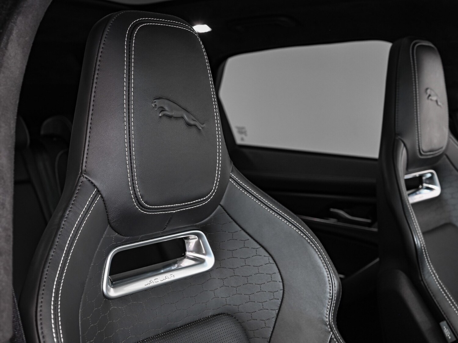 Used Jaguar F-Pace 2023 for sale - 77552386: Photo 7