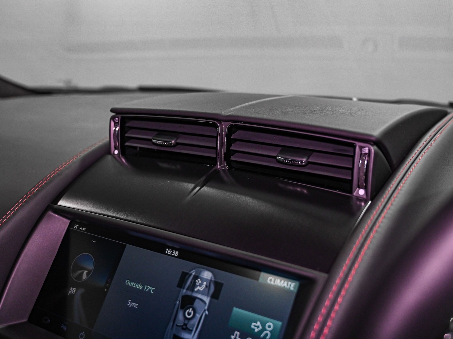 Used Jaguar F-Type 2019 for sale - 76870542: Photo 17