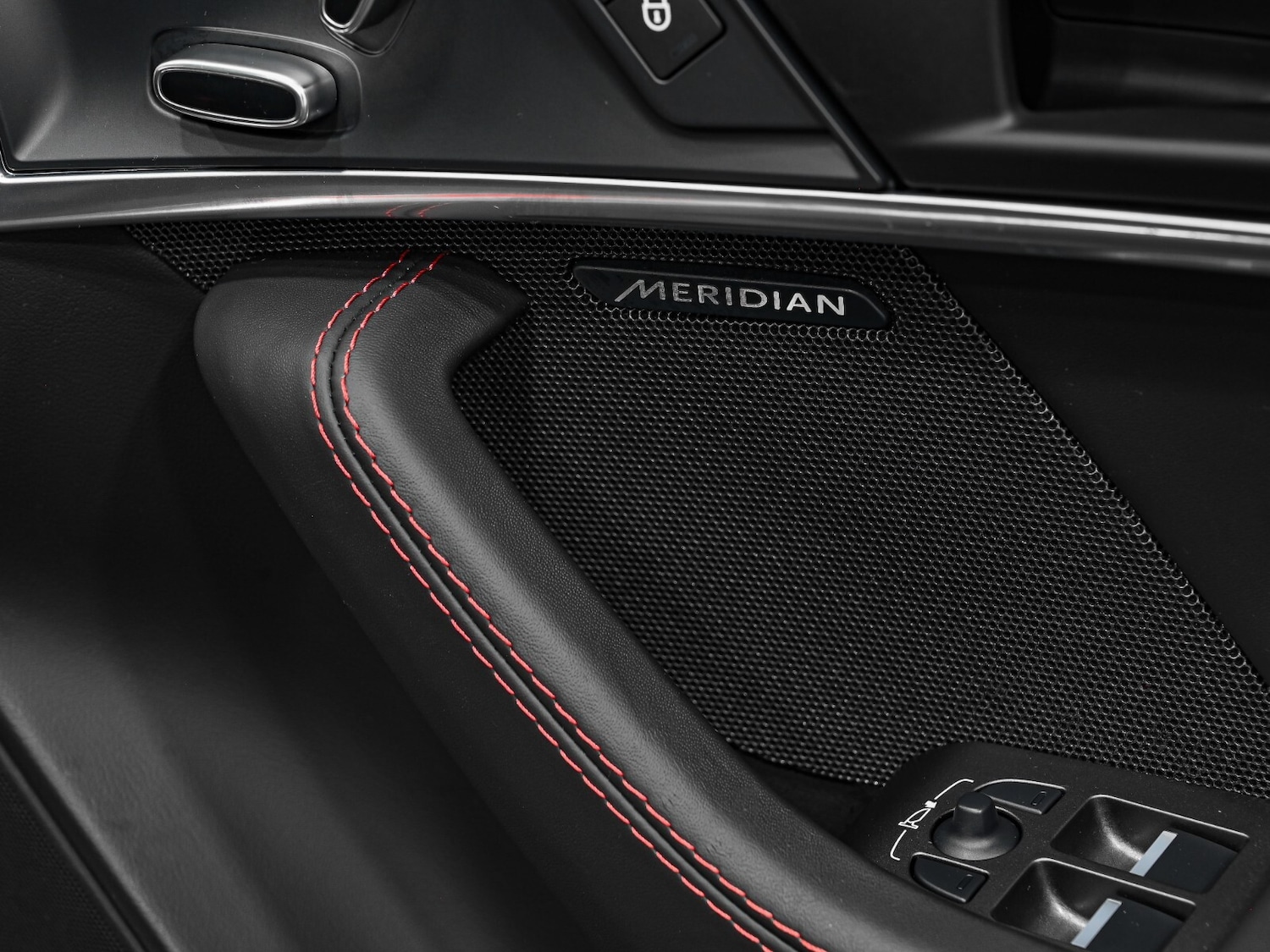 Used Jaguar F-Type 2019 for sale - 76870542: Photo 23