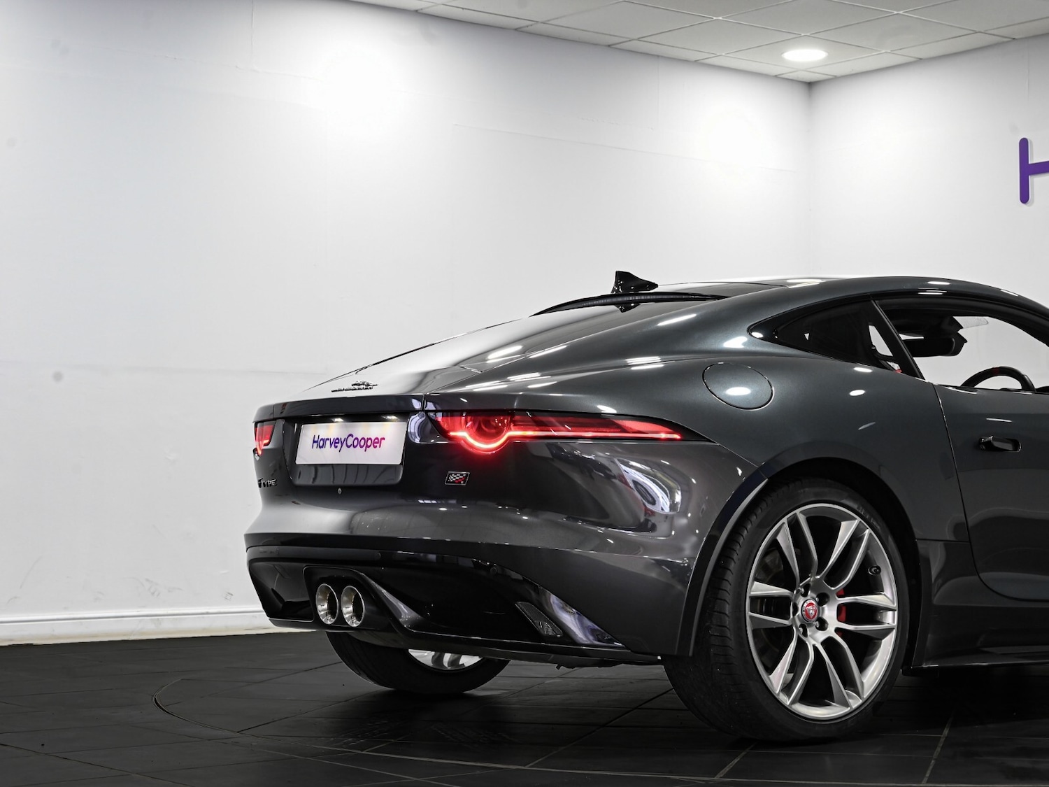Used Jaguar F-Type 2019 for sale - 76870542: Photo 32