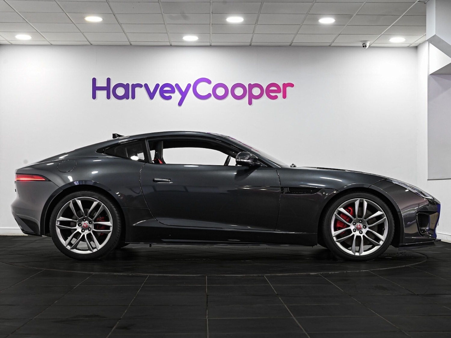 Used Jaguar F-Type 2019 for sale - 76870542: Photo 5