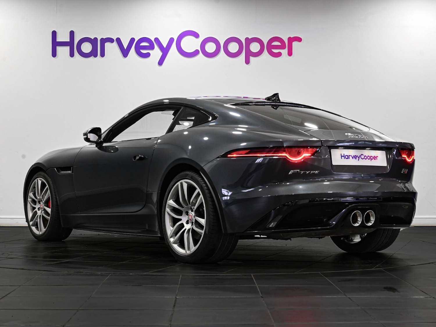 Used Jaguar F-Type 2019 for sale - 76870542: Photo 6