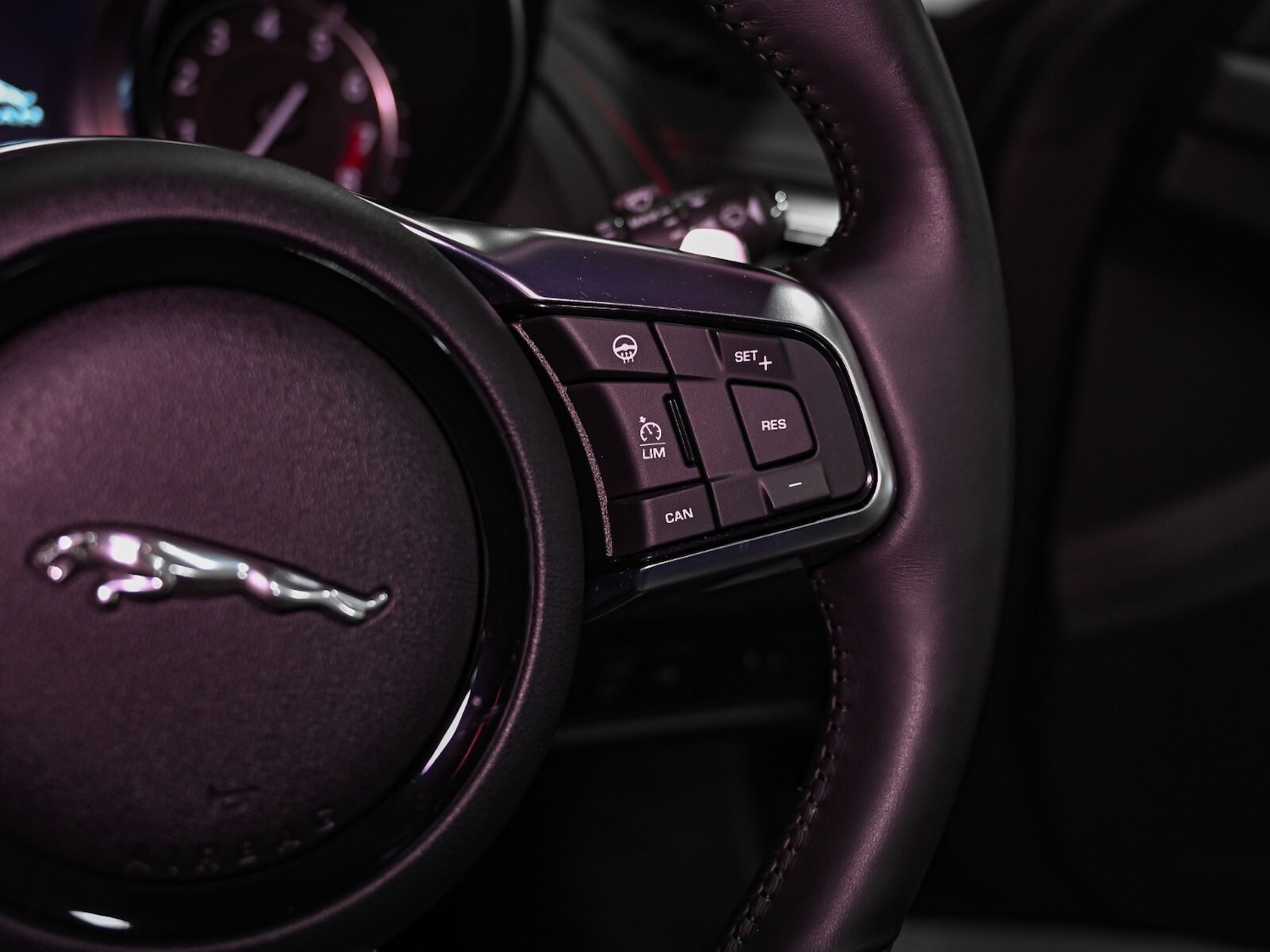 Used Jaguar F-Type 2019 for sale - 76870542: Photo 9