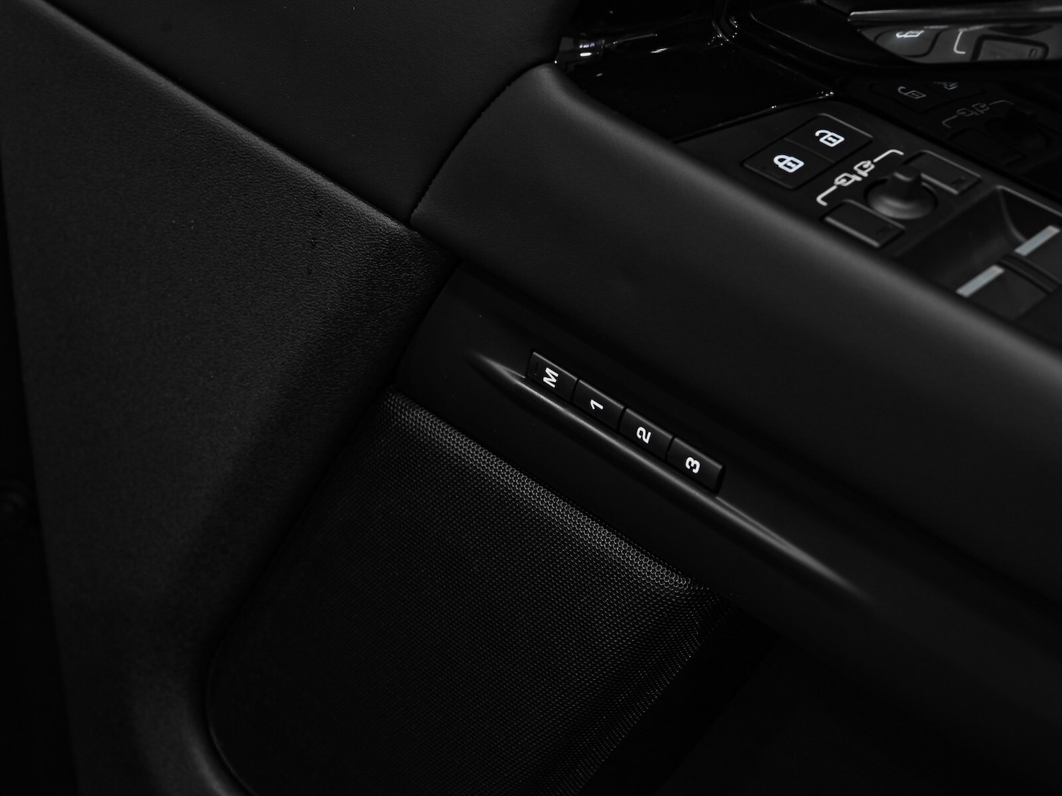 Used Land Rover Range Rover Evoque 2024 for sale - 76873659: Photo 22