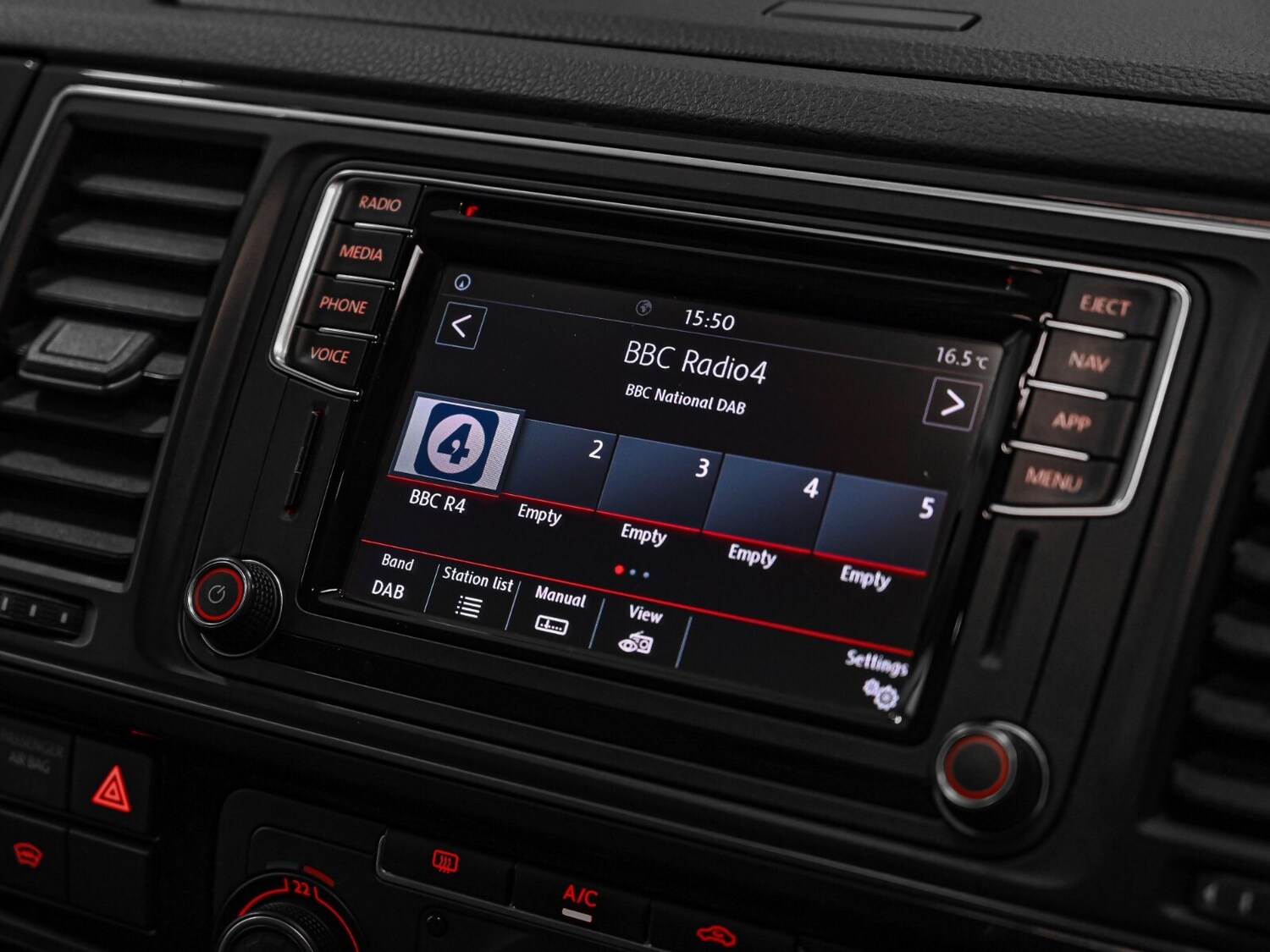 Used Volkswagen Transporter 2018 for sale - 77492604: Photo 12