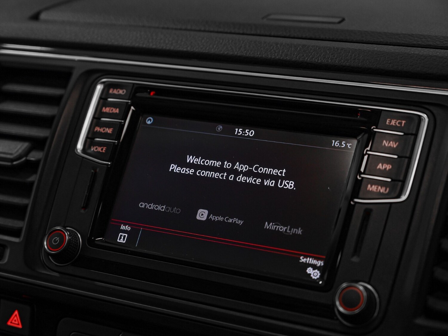 Used Volkswagen Transporter 2018 for sale - 77492604: Photo 14