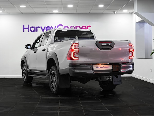 Used Toyota Hilux 2023 for sale - 75465923: Photo 16