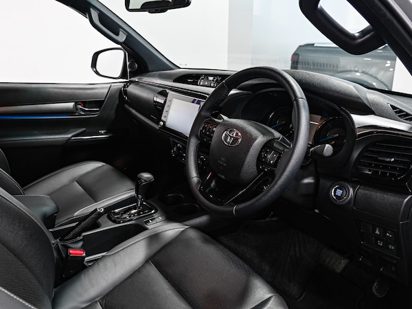 Used Toyota Hilux 2023 for sale - 75465923: Photo 8