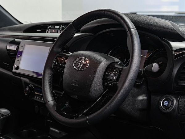 Used Toyota Hilux 2023 for sale - 75465923: Photo 9