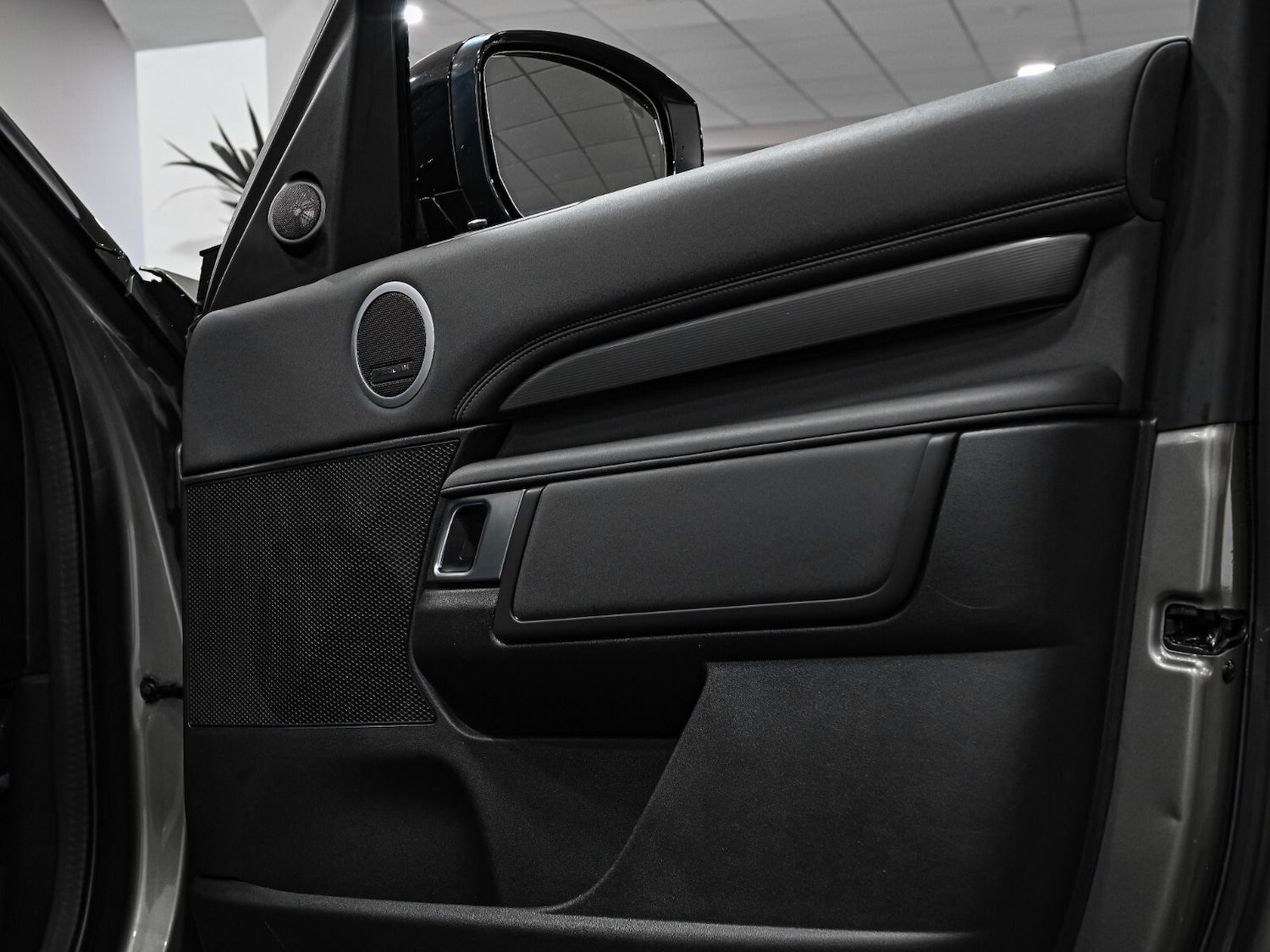 Used Land Rover Discovery 2020 for sale - 77218818: Photo 24