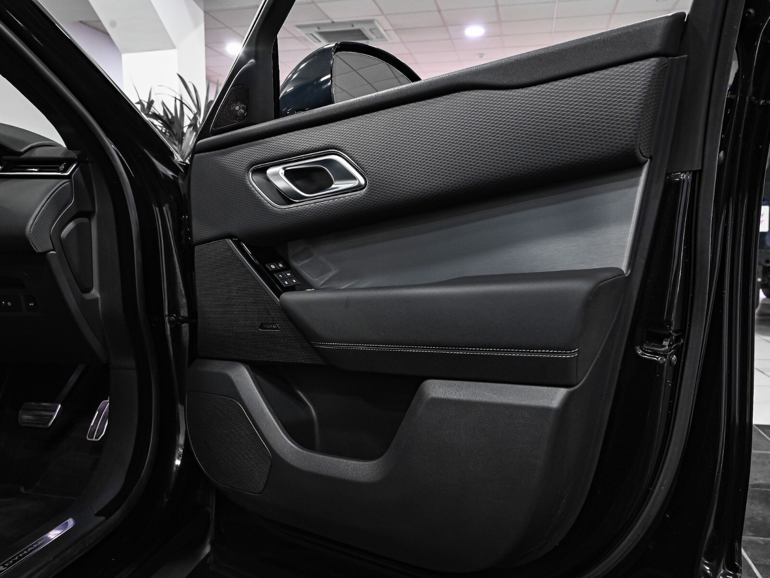 Used Land Rover Range Rover Velar 2022 for sale - 77178095: Photo 21