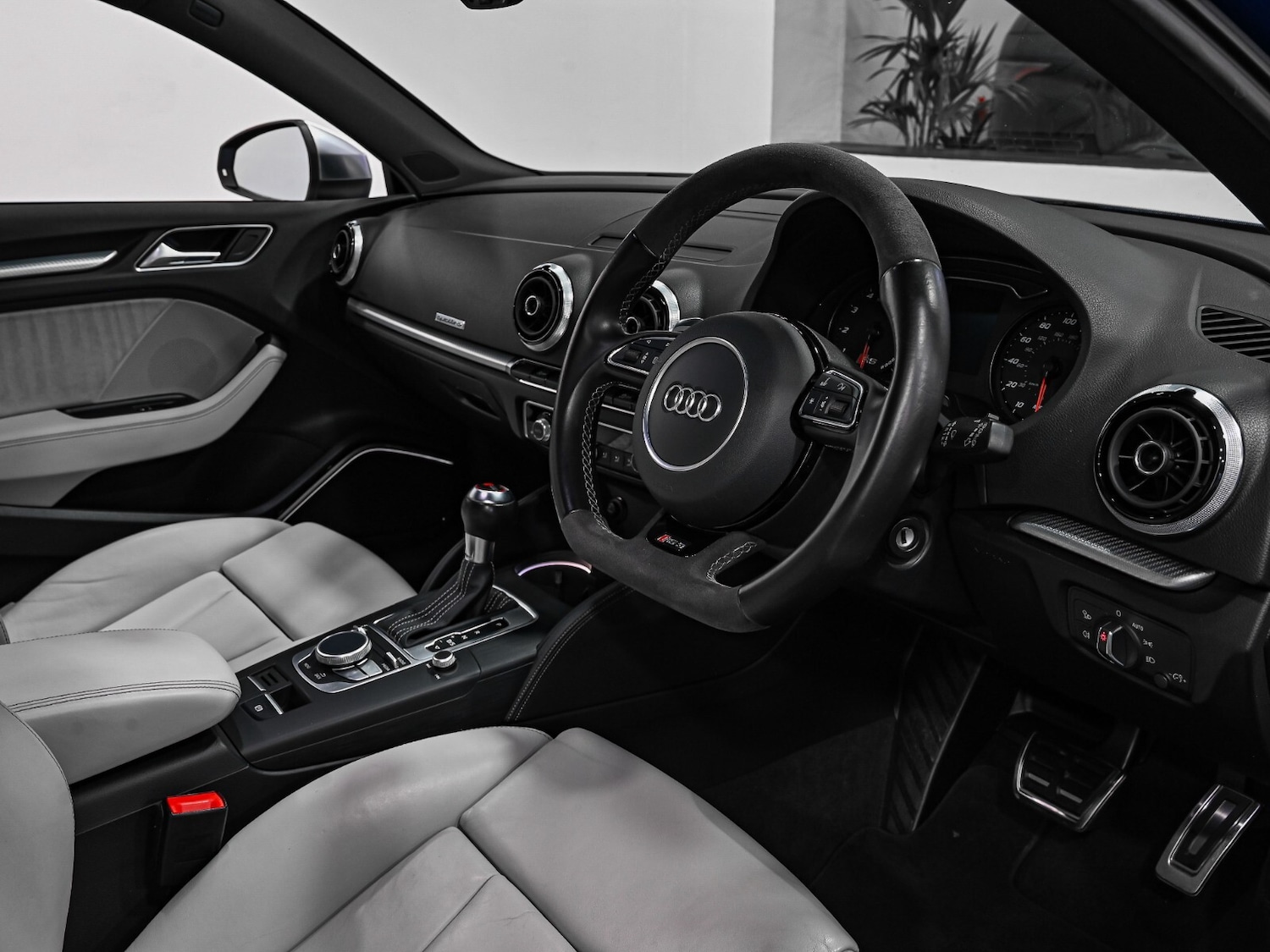 Used Audi RS3 2015 for sale - 76984073: Photo 2