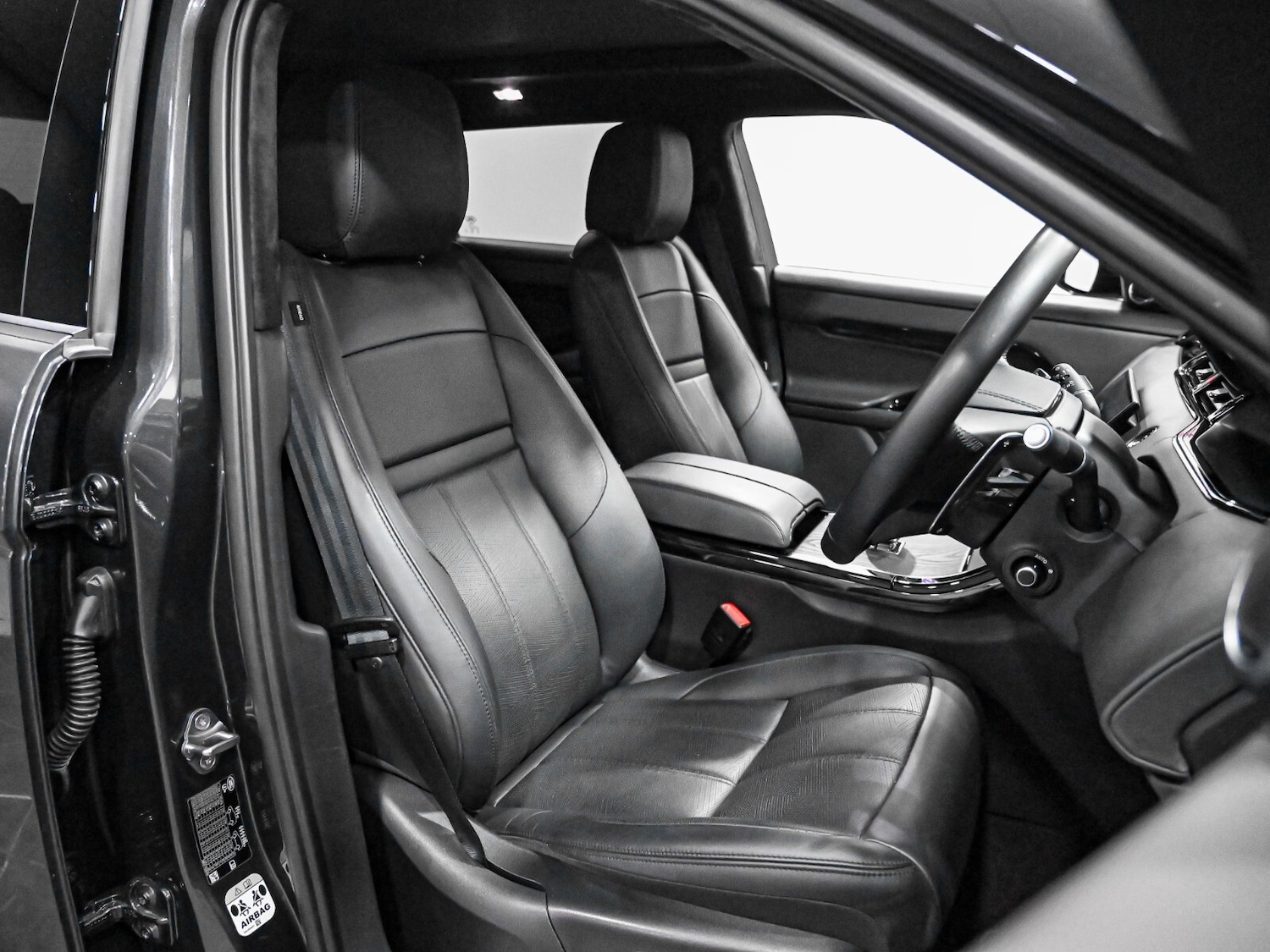 Used Land Rover Range Rover Evoque 2024 for sale - 76507613: Photo 4