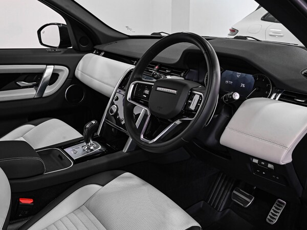 Used Land Rover Discovery Sport 2023 for sale - 76221684: Photo 2