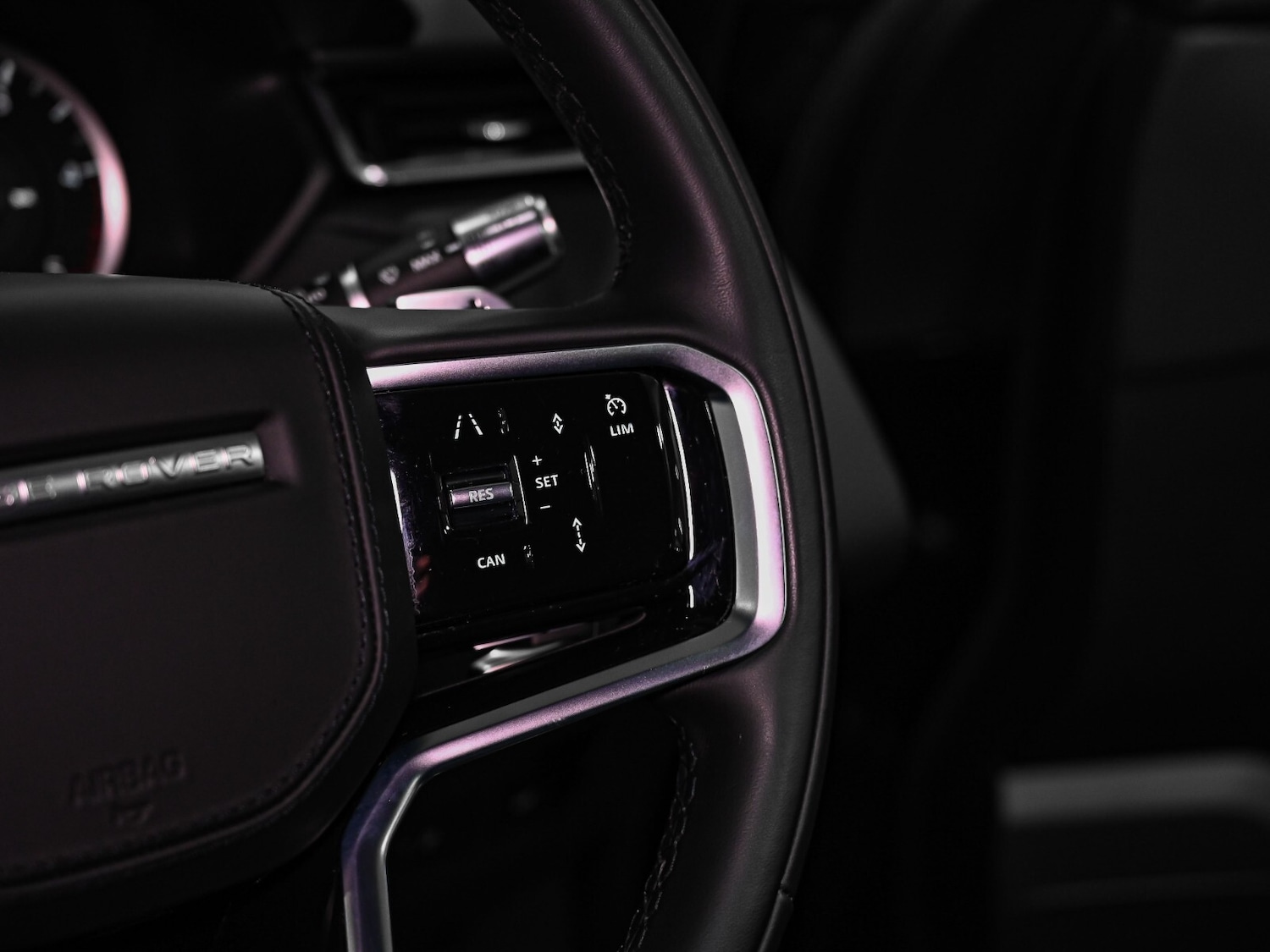 Used Land Rover Range Rover Velar 2022 for sale - 76872332: Photo 8