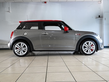 Used MINI Hatch 2018 for sale - 78211975: Photo
