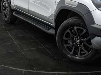 Used Toyota Hilux 2023 for sale - 74075387: Photo