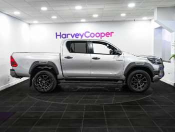Used Toyota Hilux 2023 for sale - 74075387: Photo
