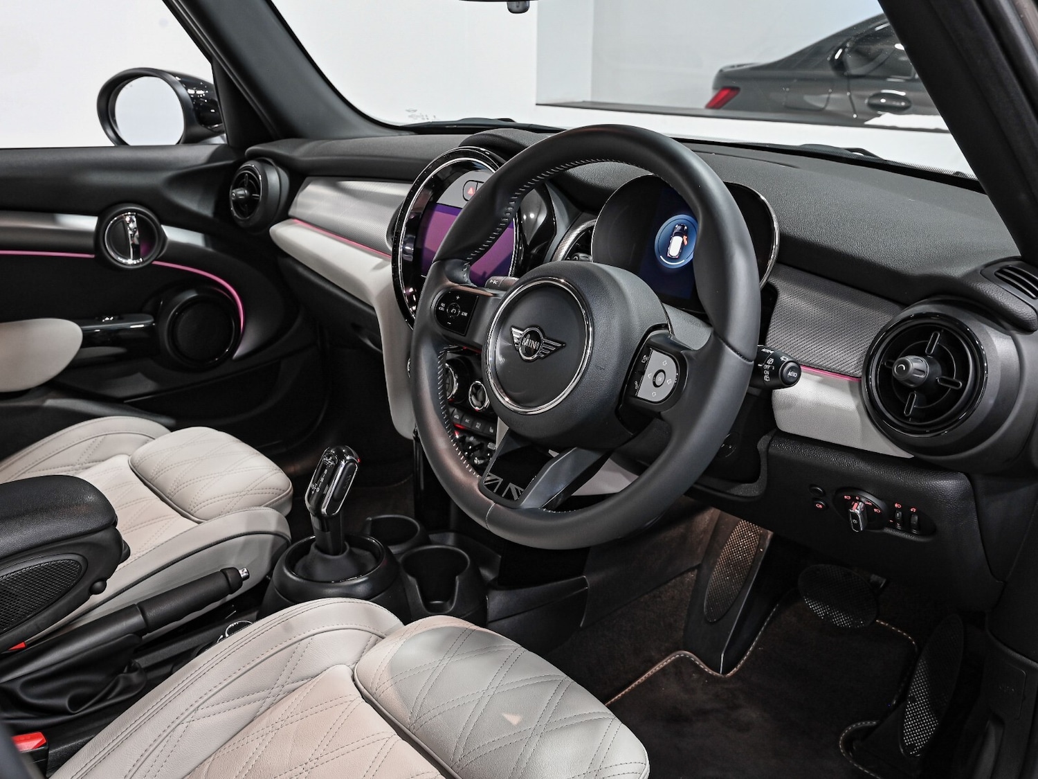 Used MINI Hatch 2023 for sale - 76311969: Photo 2