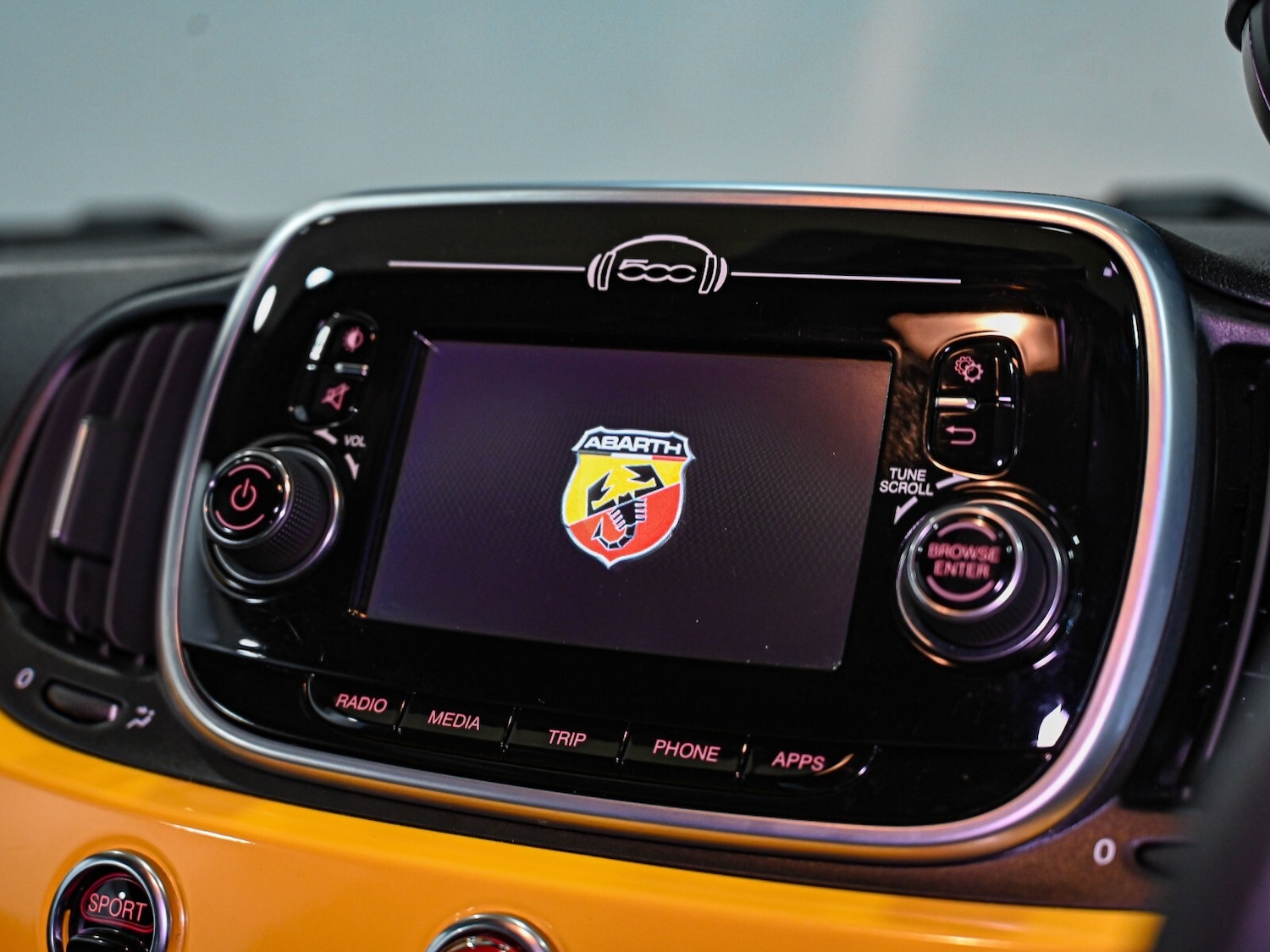 Used Abarth 595 2019 for sale - 76544539: Photo 8