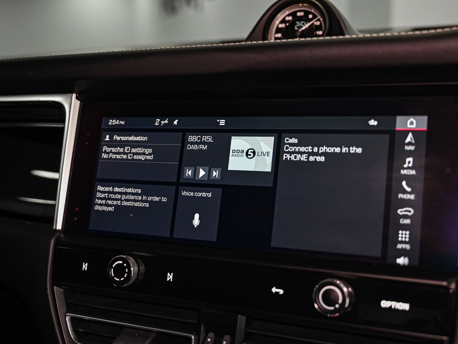 Used Porsche Macan 2021 for sale - 78055303: Photo 11