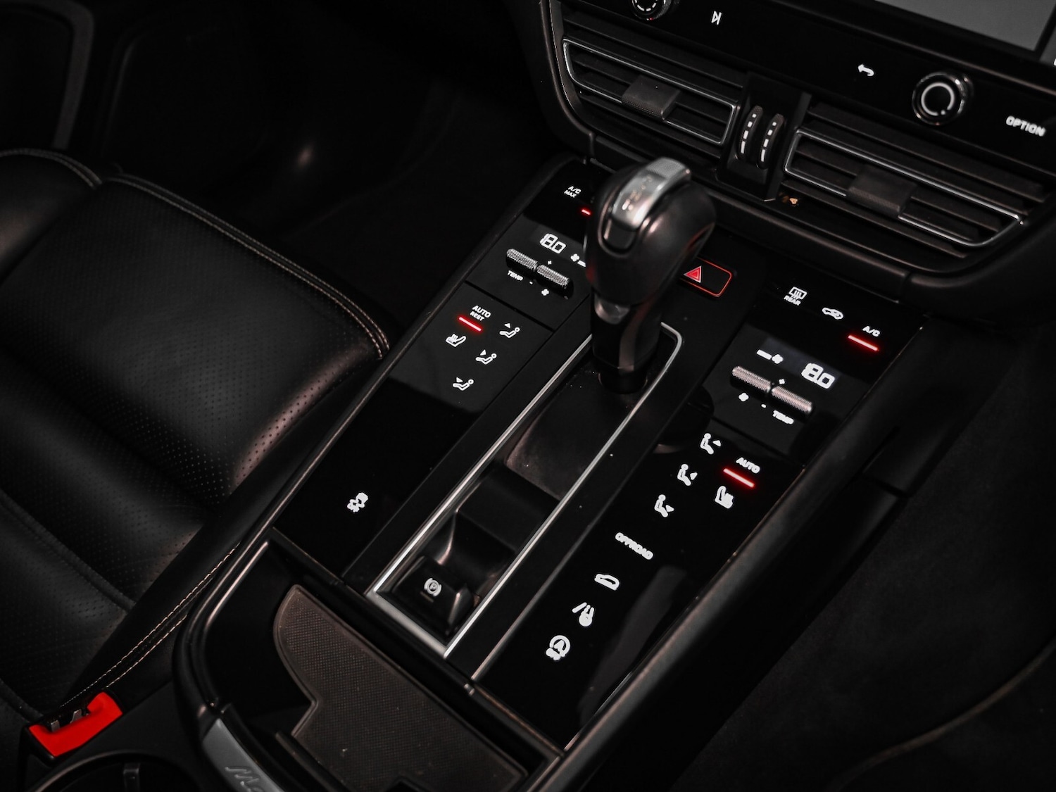 Used Porsche Macan 2021 for sale - 78055303: Photo 16