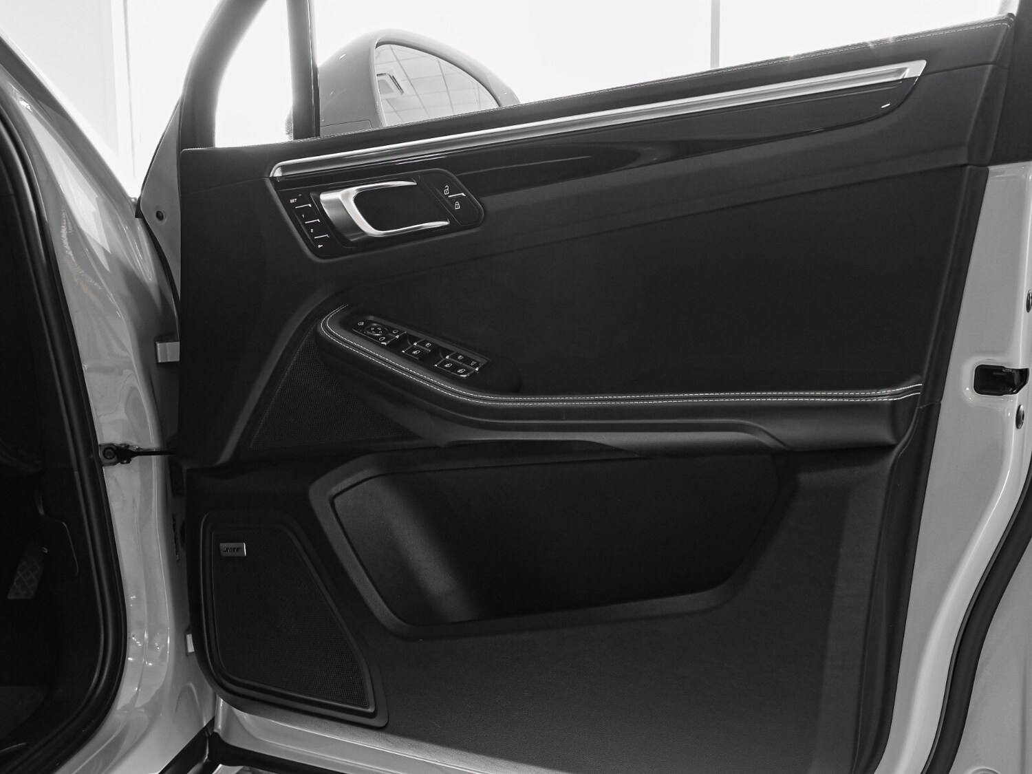 Used Porsche Macan 2021 for sale - 78055303: Photo 26