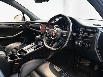 Used Porsche Macan 2021 for sale - 78055303: Photo