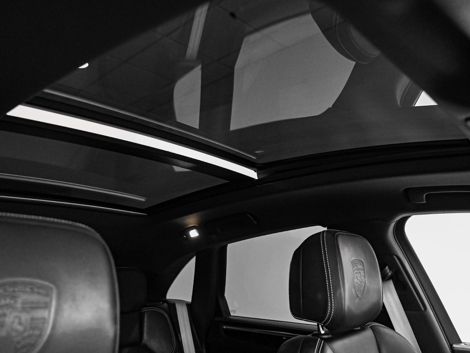 Used Porsche Macan 2021 for sale - 78055303: Photo 4