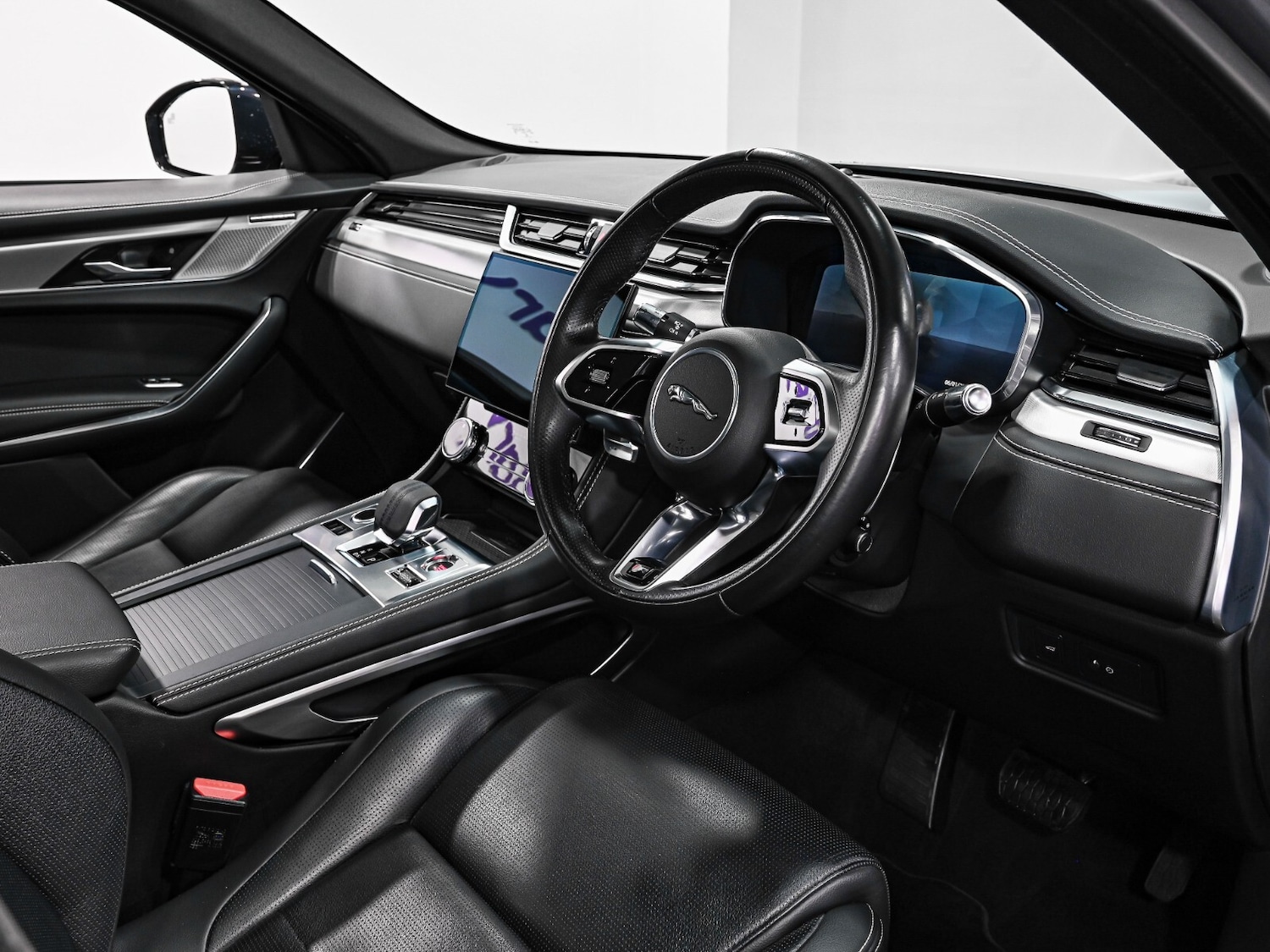 Used Jaguar F-Pace 2021 for sale - 77116104: Photo 2