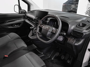 Used Toyota ProAce 2024 for sale - 76869118: Photo