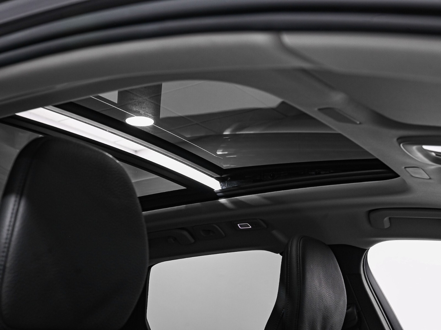 Used Volvo XC60 2024 for sale - 77380894: Photo 3