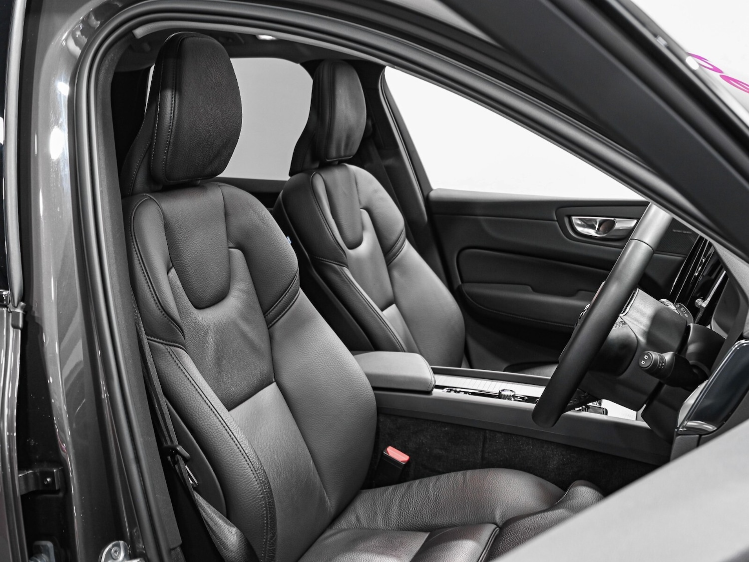 Used Volvo XC60 2024 for sale - 77380894: Photo 4