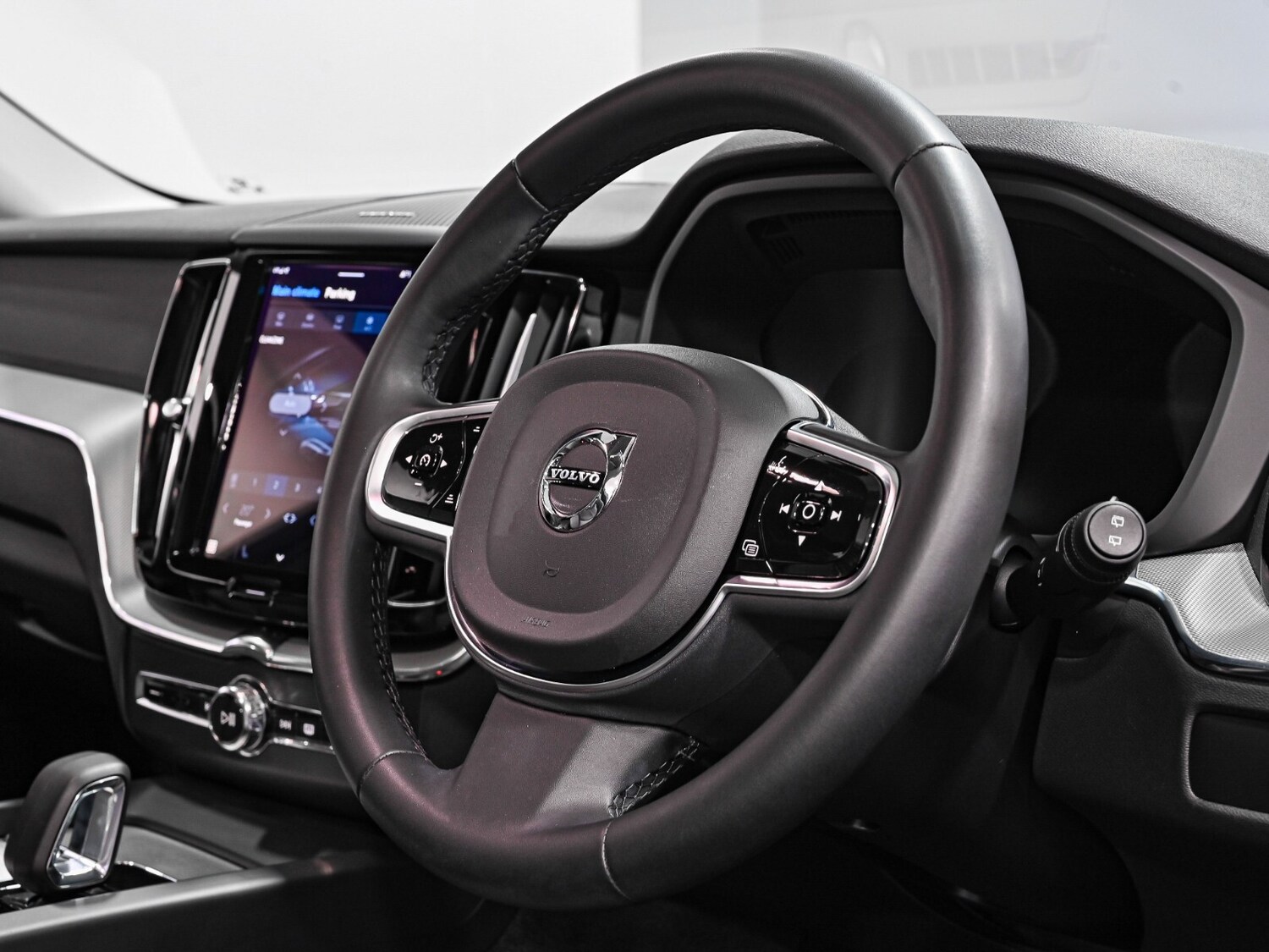 Used Volvo XC60 2024 for sale - 77380894: Photo 8