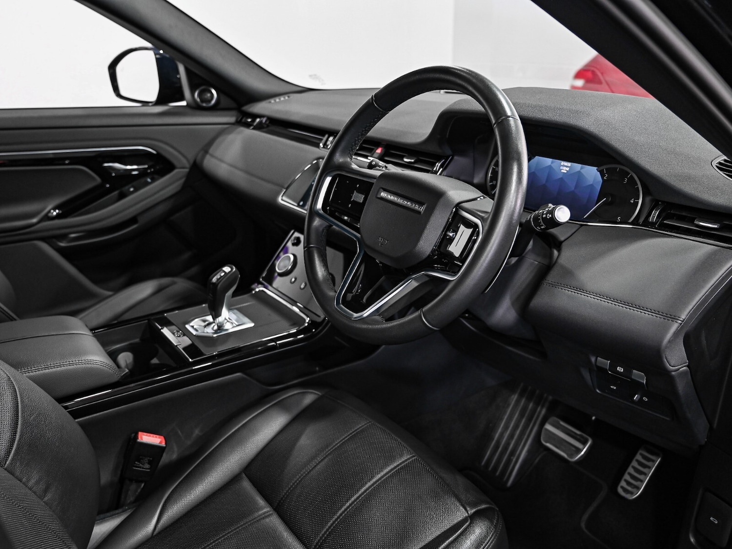 Used Land Rover Range Rover Evoque 2022 for sale - 76145856: Photo 2