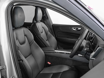 Used Volvo XC60 2023 for sale - 78967143: Photo