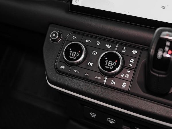 Used Land Rover Defender 2022 for sale - 75465833: Photo 12