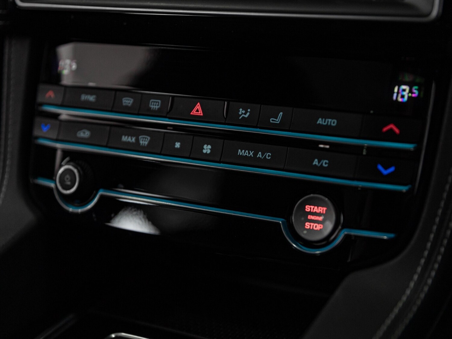 Used Jaguar F-Pace 2019 for sale - 77353701: Photo 16