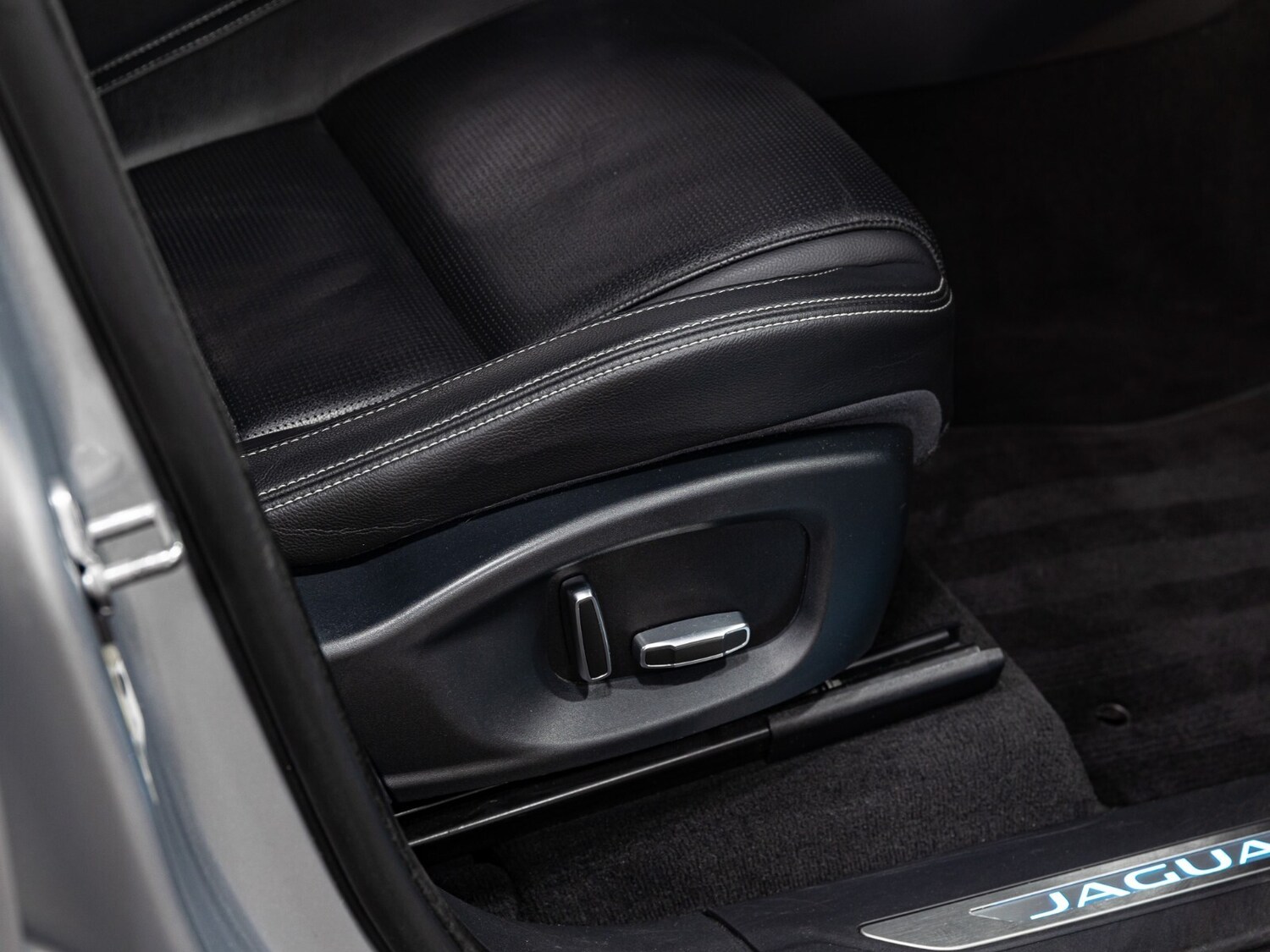 Used Jaguar F-Pace 2019 for sale - 77353701: Photo 17