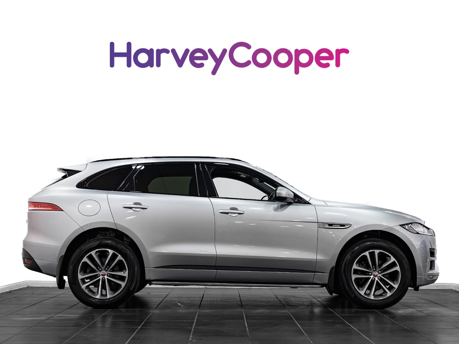 Used Jaguar F-Pace 2019 for sale - 77353701: Photo 2